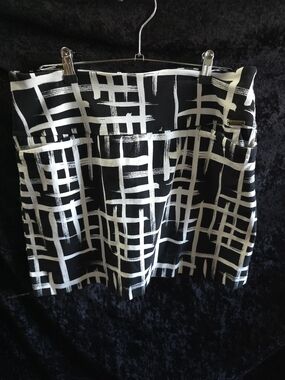Black & White Abstract Print Mini Skirt - Brand Unknown